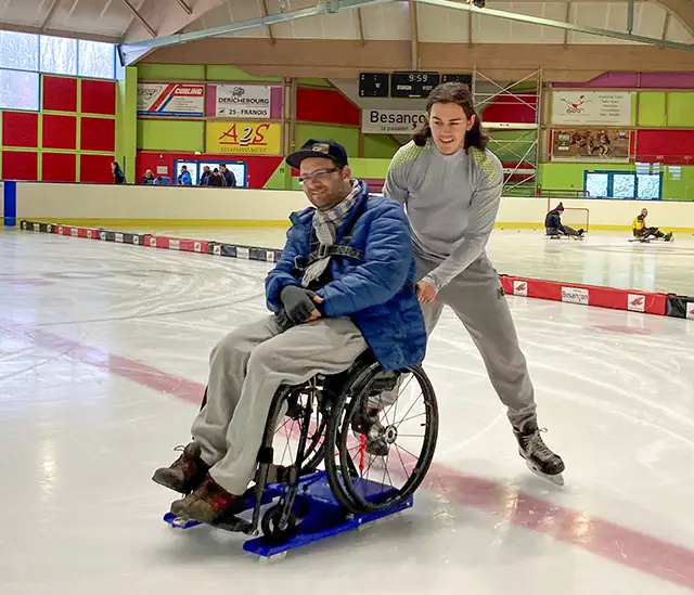 Lugicap-Ice-2-WHEELCHAIR-ICE-SKATING