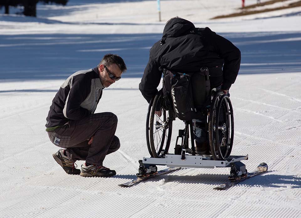 lugc_notreOffreSlideSNOWpic0 - Wheelchair hike, Disabled ski toboggan, Handi ski
