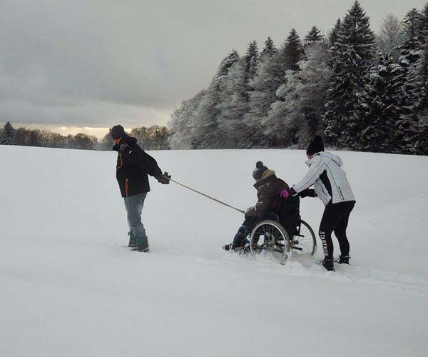 lugc_notreOffreSlideSNOWpic6 - Handicapped snow walk