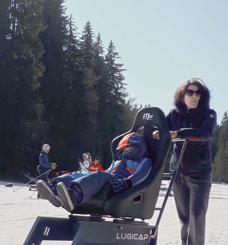 lugc_notreOffreSlideSNOWpic7 - Heavy handicap sit-ski, Sitting ski mentally handicapped, Handicap ski association, Ski touring for the disabled, Ski for disabled, Wheelchair hiking, Hiking wheelchair, Wheelchair hike, Disabled ski toboggan, Handi ski, Handicapped snow walk, Walk for disabled